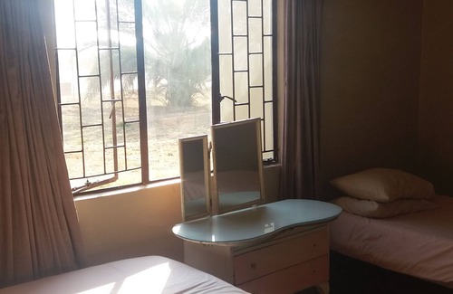 Lephalale House | Comfy room with dstv and aircon in convenient location