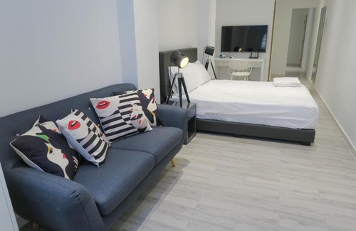 Singapore River Apartment | Comfy Studio 5 by Ong Realty