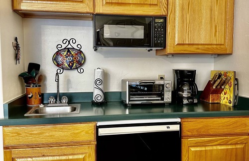 San Ignacio Vista II Estates Apartment | Comfy Studio in SW resort near golf courses and mountain/desert hiking