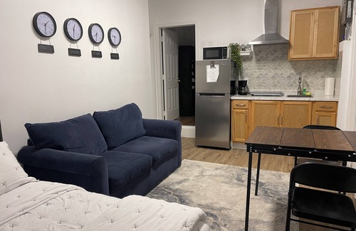 Miramar Apartment | Comfy suite with kitchen