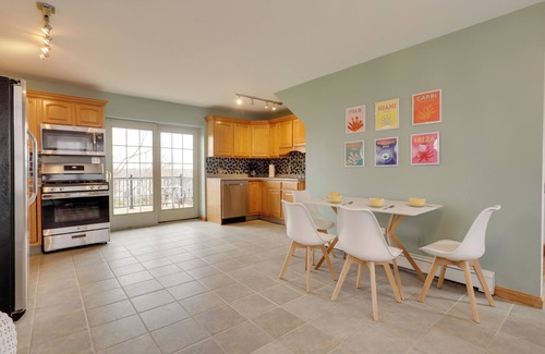 Tiverton House | Comfy Tiverton Home Near Newport & Beaches!