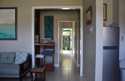 Beverly Hills House | Comfy two bedroom house with Everything