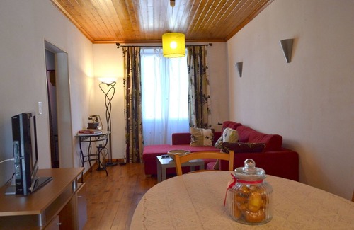 Albi Apartment | “Comme chez Mamie”, 3 bedroom apartment, near ALBI center