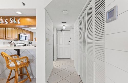 Lower Grand Lagoon Condo | Commodore 1002 1BR Condo with Balcony & Stunning Ocean Views Seasonal Rates