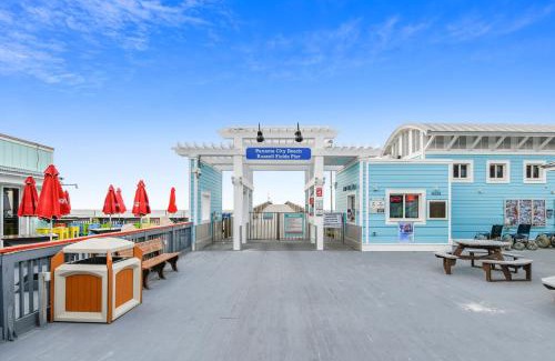 Lower Grand Lagoon House | Commodore Resort #507 by Book That Condo