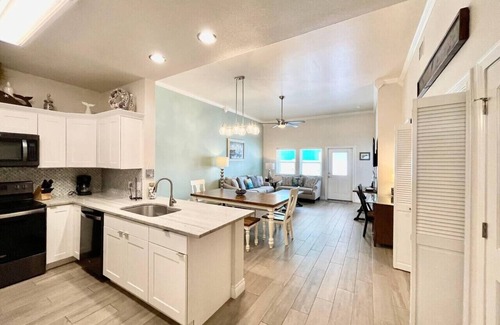 Safe Harbor Condo | Community Pool, Pet-Friendly Living, and Prime Location Near Town and Beach