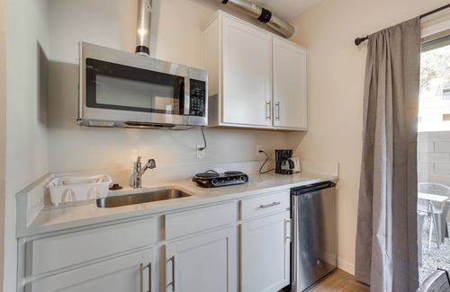 Desert View Apartment | Community Trails & Dog Park: Phoenix Studio!