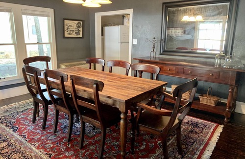 Glen Rose Cottage | Compass Cottage in Historic Glen Rose