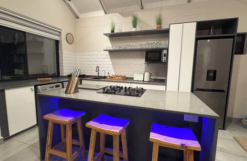 Jeffreys Bay Apartment | Complete, Modern 2 bedroom, 2 bathroom Apartment on the beach