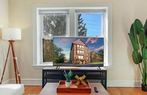 Skokie Apartment | Complete & Polshed 1-Bedroom Chicago Apt - Elm D2