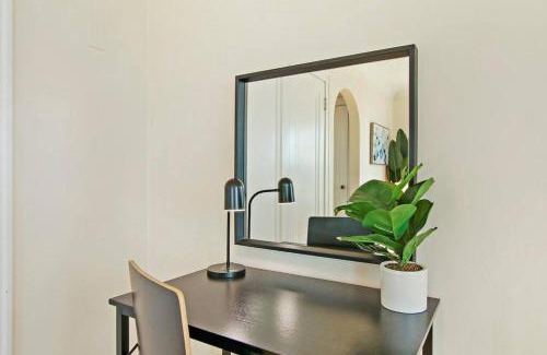 Skokie Apartment | Complete & Polshed 1-Bedroom Chicago Apt - Elm D2