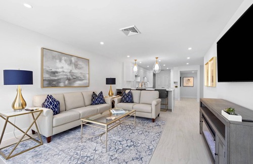 Longboat Key House | Completely Refurbished - Gorgeous Beachside Condo/Townhome on Longboat Key Beach