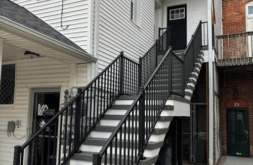 Oxford Apartment | Completely renovated apartment that is located in the heart of Downtown Oxford!