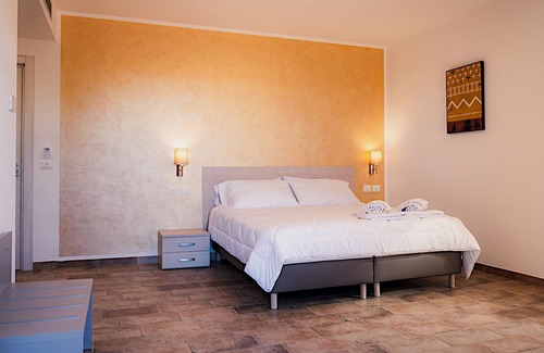Longobardi Bed & Breakfast | Completely Renovated Seaside Villa B&B