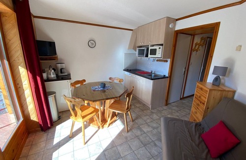 Chatel Apartment | Complimentary Multi Pass! Cozy Studio in a Quiet Residence, Minutes from Town Center!