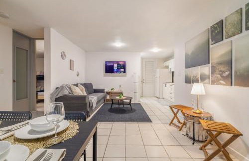 San Mateo Apartment | Condado Home - Private Back yard