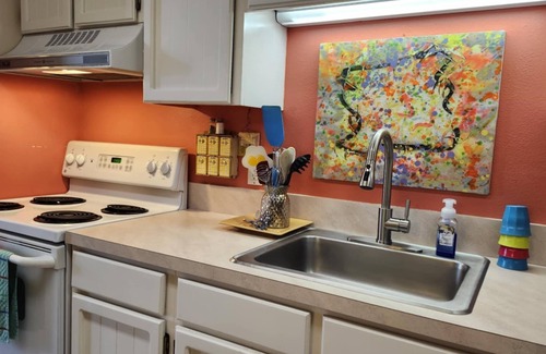 Otter Rock Condo | Condo.1 BR, 2 Bath ocean below!n Come, cozy into our "NEST"n "The Eagles Nest"