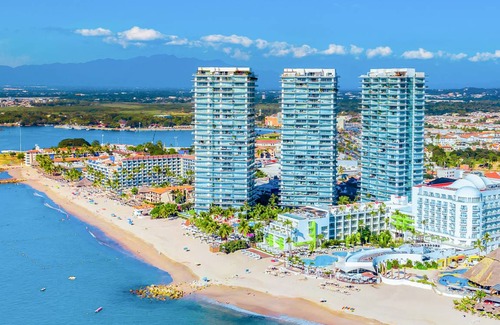 North Hotel Zone Condo | Condo ∙ 3 bedrooms ∙ 10 guests