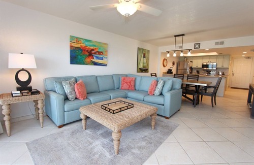 South Padre Island House | Condo 402 - Lovely Oceanfront Retreat! Pool and Hot Tub!