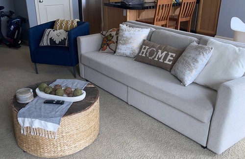 Five Oaks Condo | Condo close to Nike and Intel
