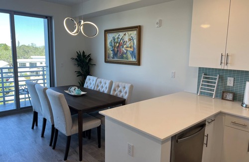 North Trail Condo | Condo Cuteness with Stellar View ~ On The Water Perfectly Located