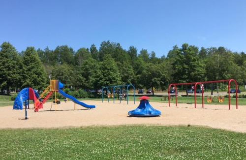 Saint Donat Apartment | Condo Lac Archambault 305