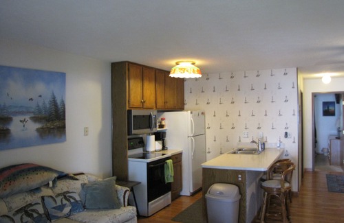 Port Clinton Condo | Condos Located on LAKE ERIE with beach, pool & in Port Clinton. Near Jet Express