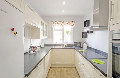 East Wittering Cottage | Coney Six - East Wittering - a family house that sleeps 4 guests in 2 bedrooms