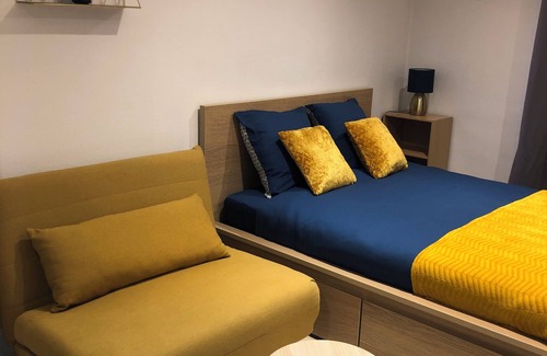 Cusset Apartment | Confort et Charme Scandinave Avec Terrasse, aux Portes de Vichy