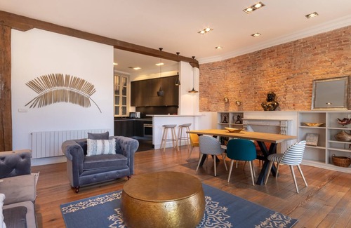 San Francisco Apartment | Confort y Diseño con Vistas al Casco Viejo
