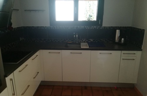 Pignan Villa | Confortable Villa Familiale au Terrain Calme et Ombragé à L'orée de Montpellier