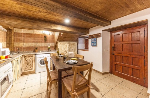 Paramo Cottage | Congosta, romantic cottage with private jacuzzi in the mountains