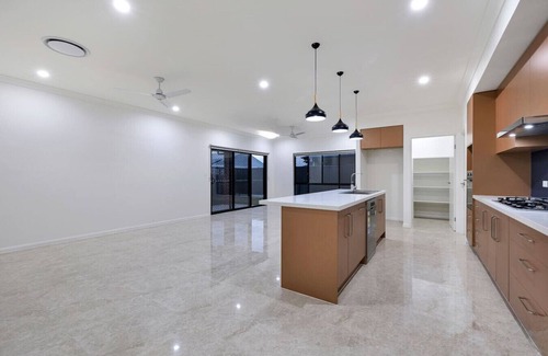 Hillcrest House | Connecting Palms Retreat