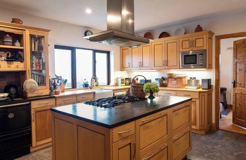 Moyard Cottage | Connemara - modern home with spectacular views.nConnemara National Park