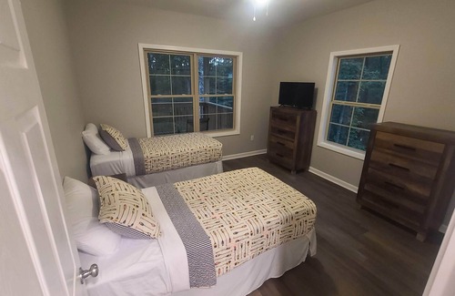 Crane Hill House | Connie's Cottage on Crooked Creek/Lewis Smith Lake