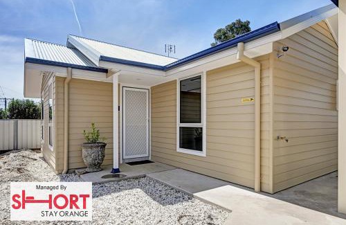 Orange Apartment | Conservatorium Villa 3
