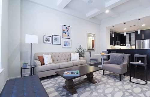 Downtown Houston Apartment | Constellations | Elegant 1 BR in Downtown Houston