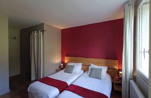 Saint-Agreve Hotel | CONTACT HOTEL LE BOIS SAUVAGE