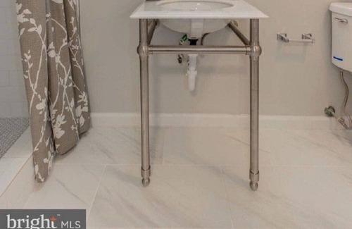 Kemp Mill Apartment | Contactless check in/check out basement