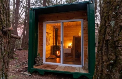 Saugerties Cabin | Container Cabin in the Catskills [Field]