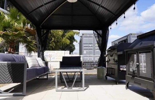 Kashiwa RV Rental | Containertrailer BFor up to 4 peopleIncludes use/Kashiwa City Chiba