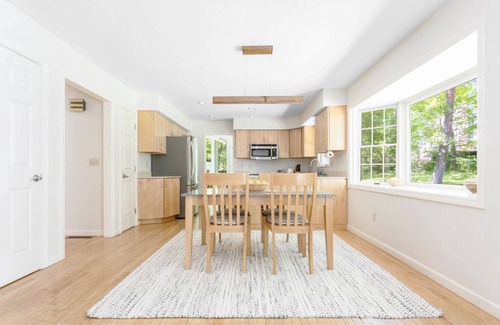 Madison House | Contemporary and Stylish, 4-Bedroom, Madison CT