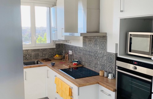 Toulouse South-East Apartment | Contemporary apartment on the banks of the Canal du Midi.85 m2. Private garage.