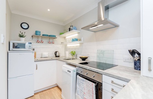 Winchester Apartment | Contemporary apartment in central Winchester