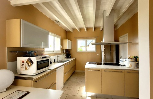 Buzy Villa | Contemporary architecture by Lourdes, view of the Pyrenees, garden, spa, hammam