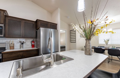 Spokane House | Contemporary Business Luxury, Professional travelers, Accessible, Fast Wi-Fi