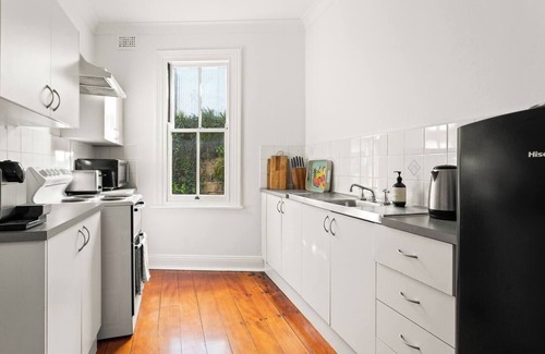 Millers Point Apartment | Contemporary Charm with Spectacular Harbour Views