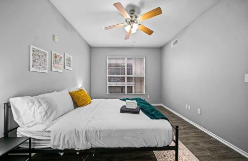 Fossil Creek Apartment | Contemporary Comfort 2BR, 2BA Pool
