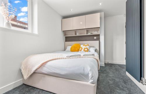 Coventry Apartment | Contemporary Comfort Steps from Ricoh Arena