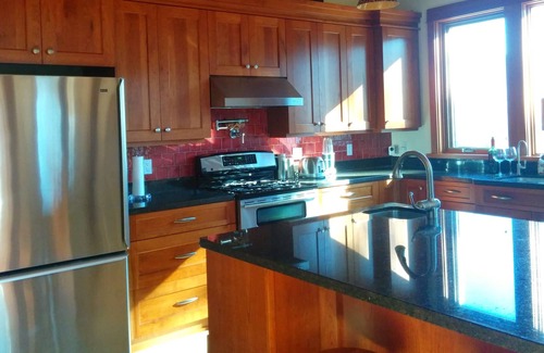Taghum House | Contemporary Country Home. Incredible Mountain Views. Peaceful Location.